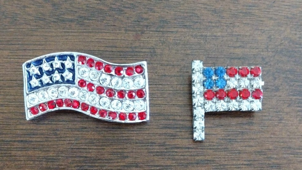 VINTAGE AMERICAN FLAG RHINESTONE PATRIOTIC PIN BROOCH SET