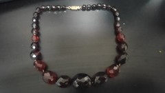 VINTAGE Tested Ruby Red CHERRY 30g AMBER BAKELITE FACETED BEADED 16″ NECKLACE