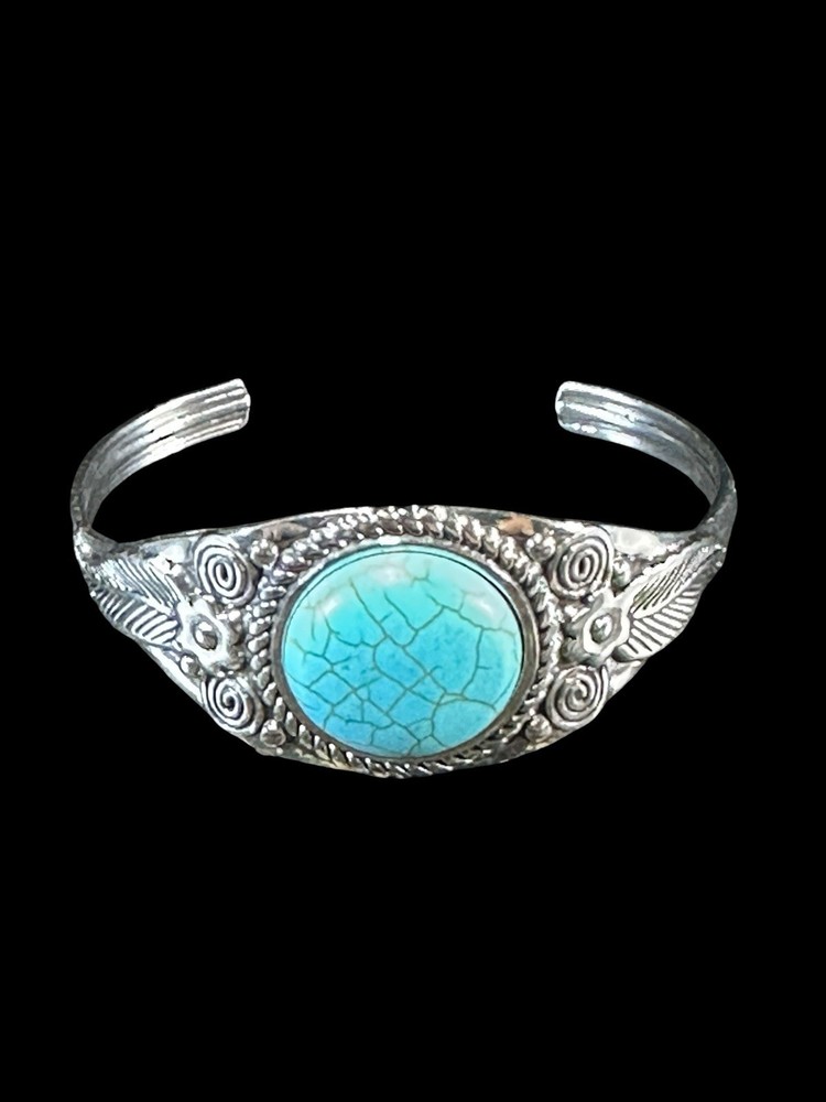 Southwestern Style Vintage Cuff Bracelet with Faux Turquoise Stone – Silver Tone