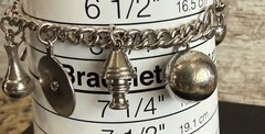 Silver Tone Charm Bracelet W/9 Charms Size 6 3/4”