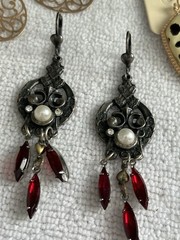 Lot Of 27 Pairs Wearable Vintage To Modern Earrings: Wear Or Resell + 4 Brooches