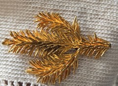 Vintage Gold Tone Pine Branch Brooch Pin Textured Evergreen Needle Nature…