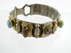 Vintage Heavy Goldtone Metal Art Glass Cabochon Panel Bracelet 7 Inches Unsigned