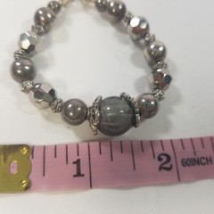 Vintage Stretch Bracelet Faceted Glass & Metal Beads Silver Tone Tiny 5.75″