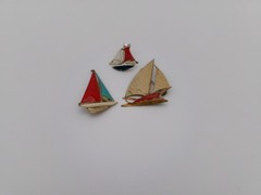 (3) Vintage Sailboat Nautical Seashore Pins RED BLUE TAN