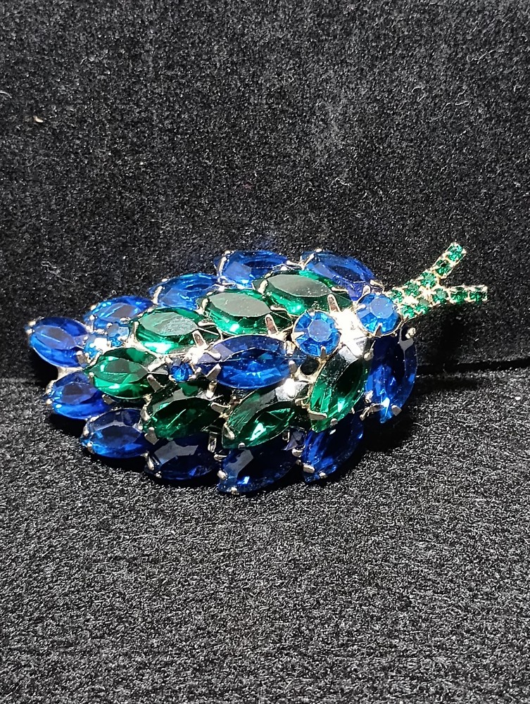 Vintage Emerald Green and Blue Leaf Style Brooch Silver Tone