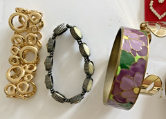 Vintage Lot COSTUME JEWELRY All Wearable & Nice 48 pieces