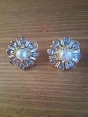 St. John Vintage Pearl Crystal Layered Clip-on Earrings Gold Tone