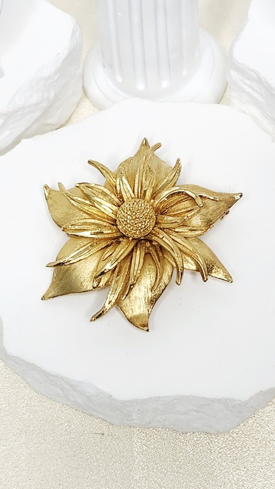Vintage BSK Gold Tone Textured Flower Pin / Brooch