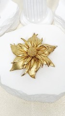 Vintage BSK Gold Tone Textured Flower Pin / Brooch