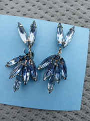 Vintage Sky Blue Glass Rhinestone Clip Earrings 1 1/2″ Darling Shape for Events