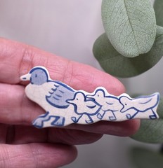 Vintage Signed ASOU Hand Painted Ceramic Duck Family Brooch Blue White Folk Art