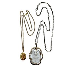 Vtg Lot Of 2 Pendant Necklaces Lucite Intaglio Tulip And Lady Remington Locket
