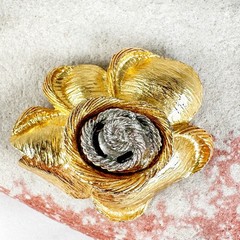 Vintage Two-Tone Chunky Flower Brooch Gold Silver Tone Unsigned Retro Pin