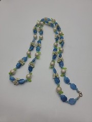 Vint Flower Leaf Plastic Bead Necklace Mid Century Blue Green Yellow White 42″