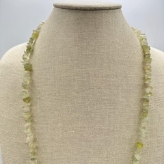 Vintage 80s Prehnite Gemstone Chip Beaded Necklace Healing Sage Green Jewelry
