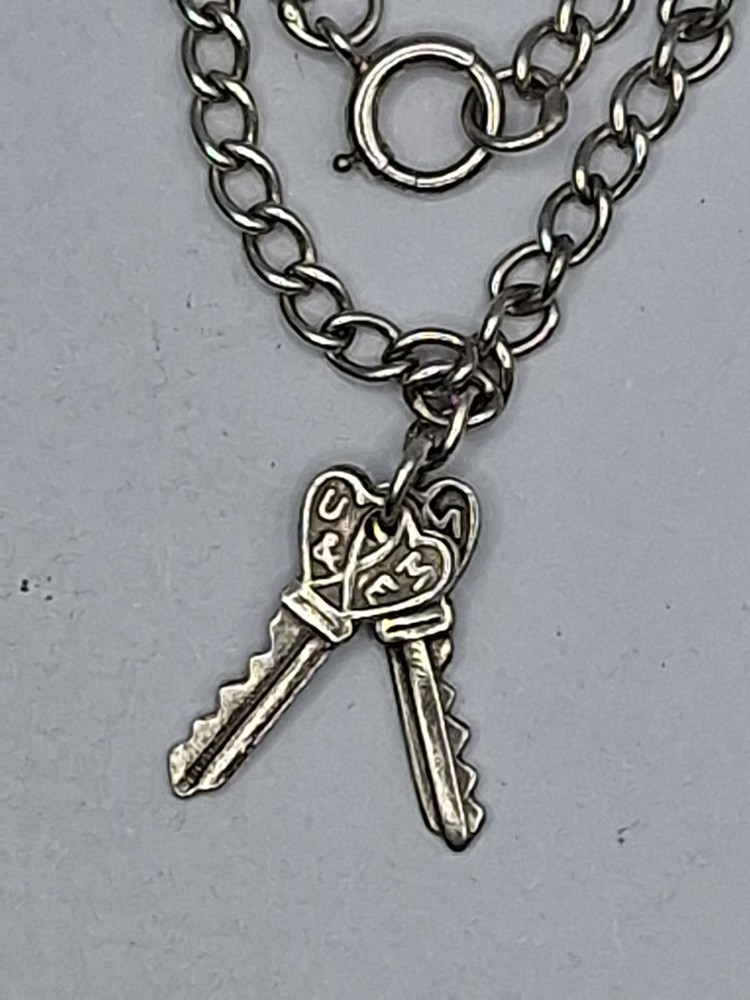Vintage Sterling Mexico “U & ME” Silver Double Key Charm 7″ Bracelet.