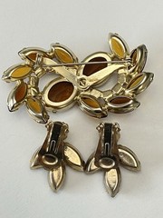 VTG BROWN AMBER AURORA COLOR BOREALIS BROOCH & CLIP ON EARRINGS
