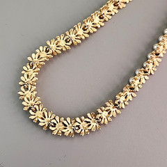 Vintage Faux Pearls Collar Necklace White Brushed Gold Tone 15.5″