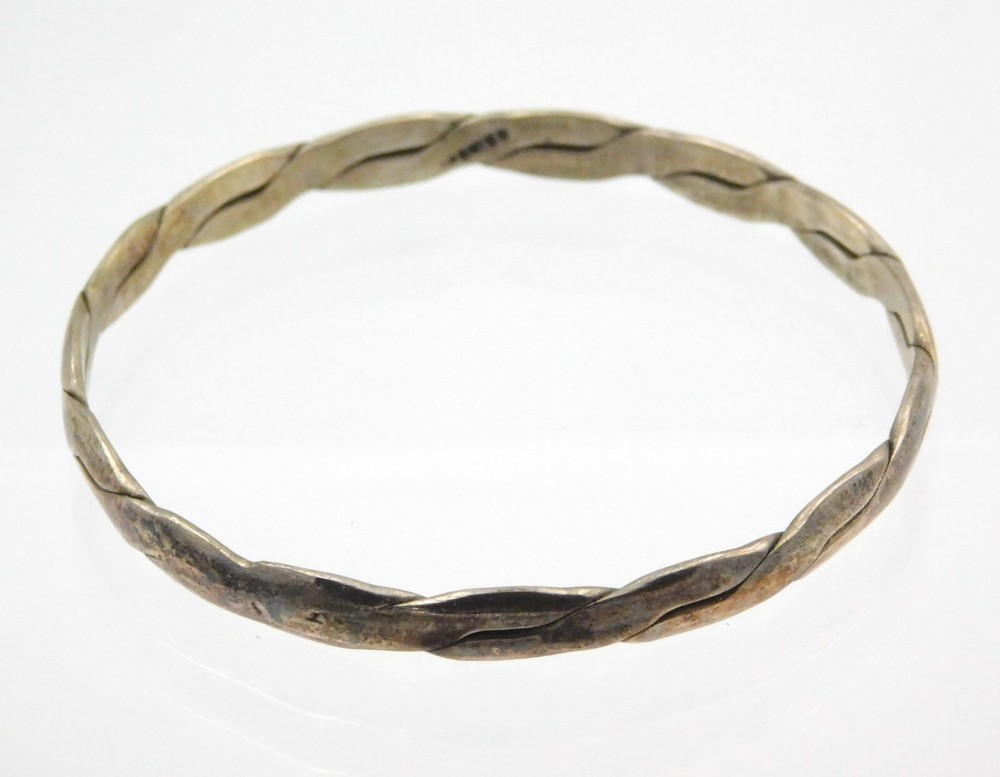Vintage Mexico Silvertone Alloy Metal Braid Bangle Bracelet 8 1/8 Inches 16.4G