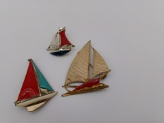 (3) Vintage Sailboat Nautical Seashore Pins RED BLUE TAN