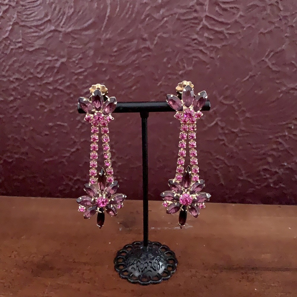 Beautiful Vintage Purple/Magenta Rhinestone Gold Toned Dangle Clip-on Earrings