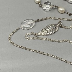 Silver Tone Chain Necklace Clear Glass Beads Faux Pearl Leaf Station Endless 31″