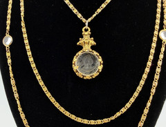 Vintage Signed Goldette 3 Strand Carved Clear Cameo Bezel Necklace Gold Tone