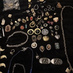 Huge Vintage Estate Costume Jewelry Lot Anne Klein Monet Napier 200+ pcs