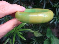 Vintage 3/4″ Bakelite Bracelet! Mottled Lime Green & Yellow Custard Colors!