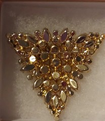 Vintage Juliana D&E Large Rhinestone Brooch Beautiful Goldtone 3″×3″