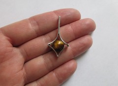1.5in SMALL VINTAGE STERLING SILVER FINLAND MODERNIST PENDANT TIGER’S EYE ORB