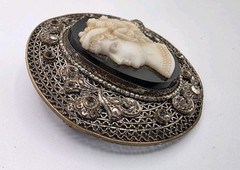 Antique Czechoslovakia Black Glass Left Facing Cameo Filigree Brooch Jewelry