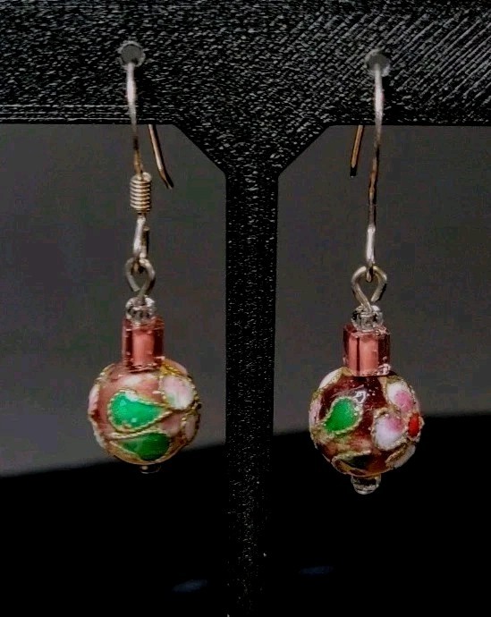 Vtg Plum Silvertone Wire Enamel Flower W/ Leaves Bead Hook Earrings Hangs 1.5 In