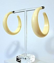Vintage Huge Creamy Beige Plastic Hoop Earrings Pierced 2″ Diameter! MOD 1960’s