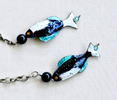Vintage Enamel Fish Pendant Silver Tone Glass Beaded Necklace