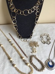 Vintage Mixed Lot Of 8 Contemporary Rhinestone Womens Costume Fashion Jewelry