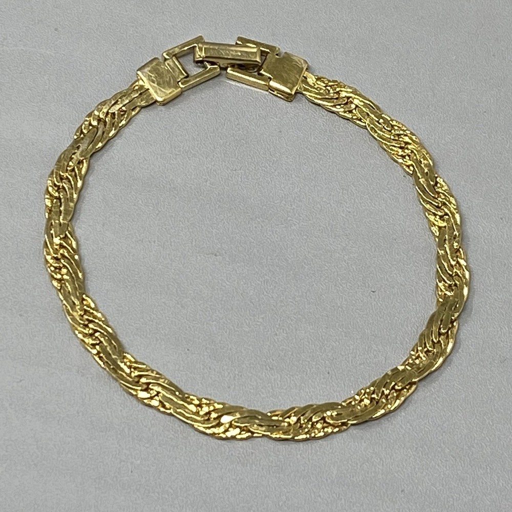 Gold Tone Flat Chain Woven Bracelet Textured Fold Over Clasp Everyday Work 7.25″
