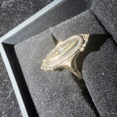 Vintage 70s Avon “Kensington” Victorian Revival Gold-Tone Ring Size 8