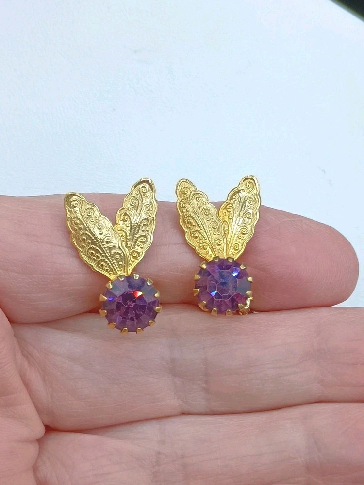 Vintage Purple Rhinestone Clip Earrings Gold Tone Fairy Bug Wings Repousse 3/4″