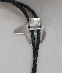 VINTAGE SOUTHWEST N.A. STERLING BEAR BOLO TIE W/TUFA CASTING
