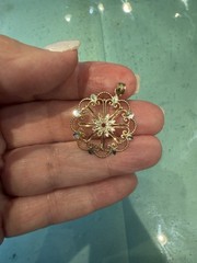 Vintage 10K Gold Filigree Floral Pendant – Two-Tone Openwork Estate Jewelry