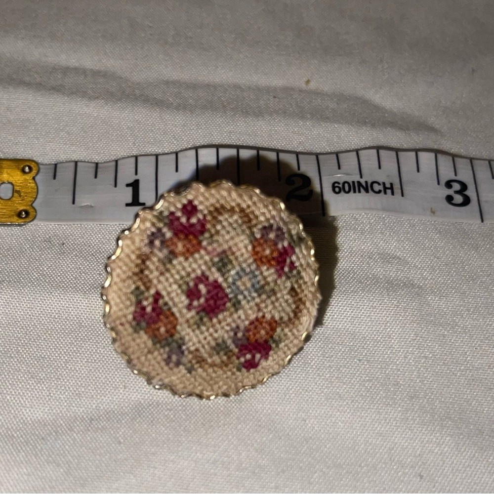Vintage Floral Embroidered Gold-Tone Cuff Link