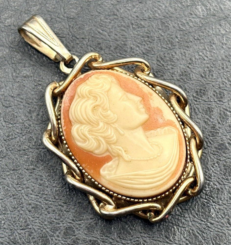 Vintage Faux Shell Cameo Pendant Gold Tone Twisted Frame Victorian Style