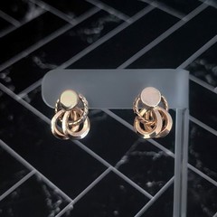 Vintage Screw On Earrings – Gold Tone Interlocking Rings 0.75″