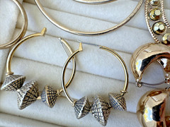 7 Pairs Of Gold Tone VTG Pierced Earrings LOT Enamel 1980s 1990s modern Art deco
