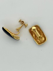 NAPIER Vintage Screwback Earrings in Gold Metal with Navy Blue Enamel