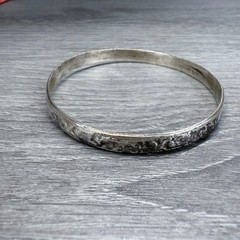Vtg Bangle Bracelet Mexico Floral Motif Design Non-Magnetic Metal Unmarked #2170