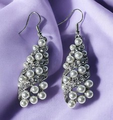 Vintage Faux Pearl & Glass Rhinestone Ribbon Dangle Earrings – Silvertone – 2.5”