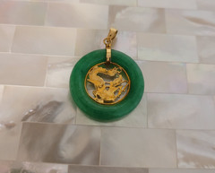 Vintage Chinese 14K Gold Apple Jade Dragon Circle Pendant 4.5 Grams